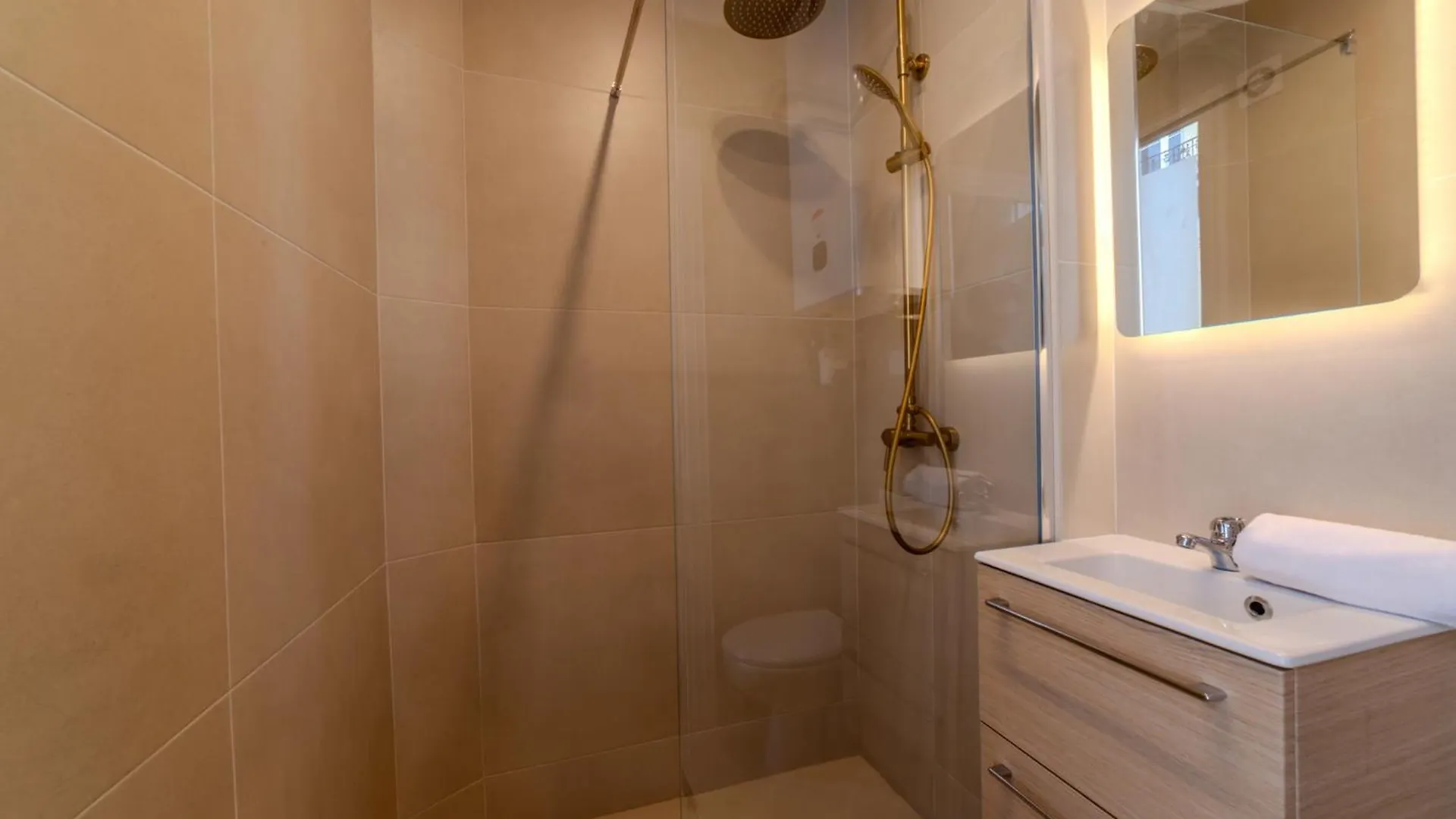 Marais Secret Haven Apartment Paris